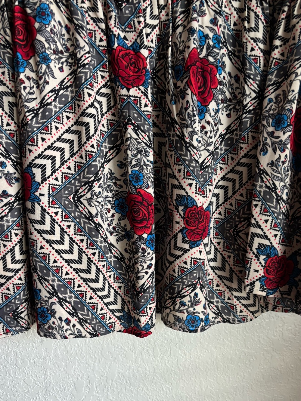 Roper Boho Floral Blouse - Red & Blue Roses on Ivory - Picture 7 of 8